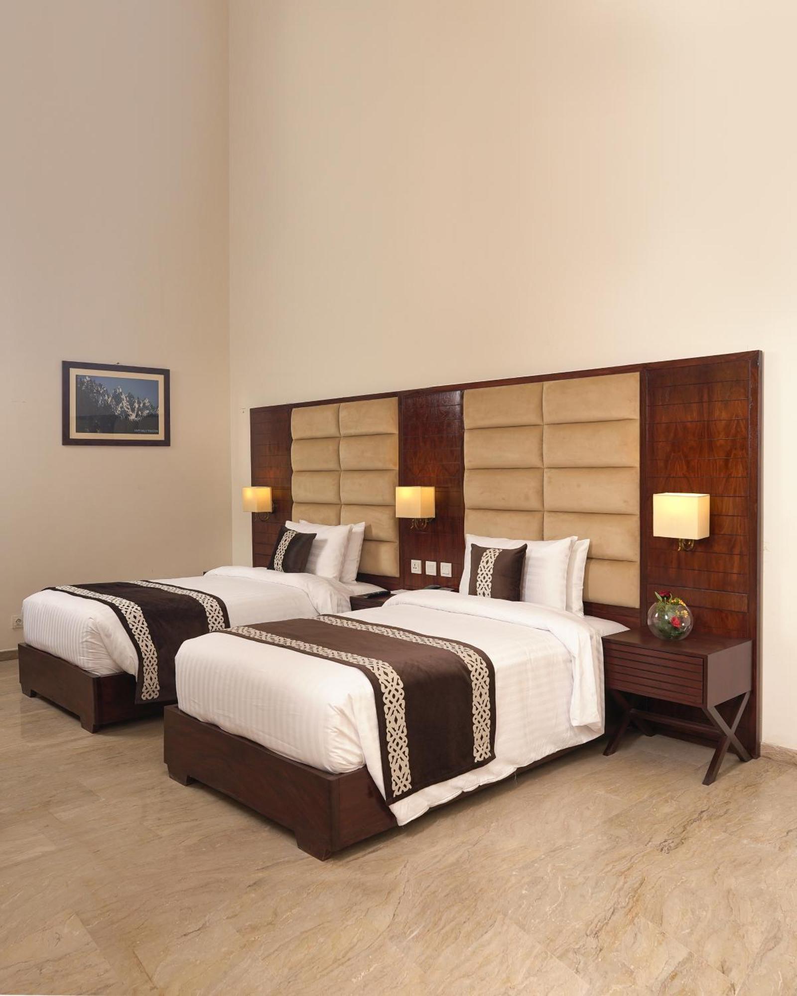Faletti'S Express- Shimla Hill Lahore Eksteriør bilde